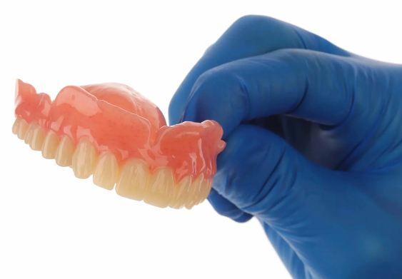 How Denture Clinics Provide Personalised Denture Treatment Plans